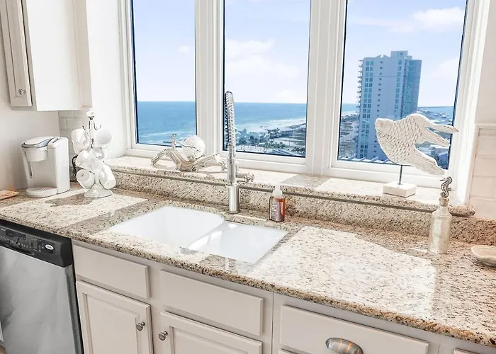 Lagoon Tower 1301 Apartment *